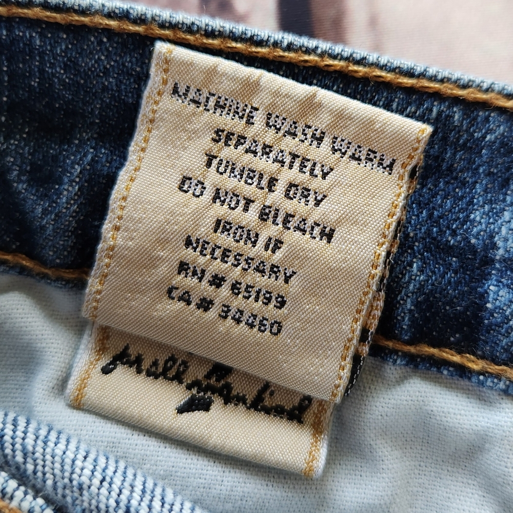 7 For All Mankind 7FAM "Crop Bootcut" Blue Cropped Jean | Women's Size 29 - Picture 8 of 9